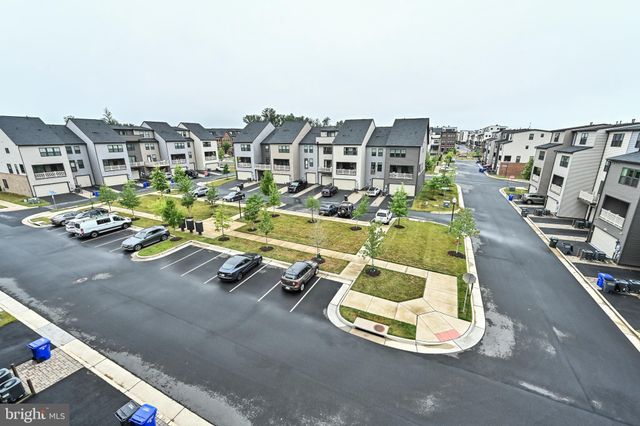 $841,000 | 43361 Stadium Terrace, Ashburn, VA 20148