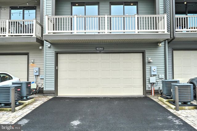 $841,000 | 43361 Stadium Terrace, Ashburn, VA 20148