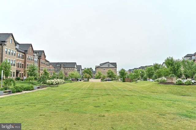 $841,000 | 43361 Stadium Terrace, Ashburn, VA 20148