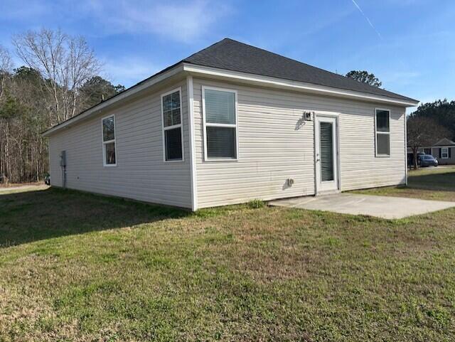 1217 Warrens Way Manning, SC 29102 - Photo 3 of 18 Warren's Way back view