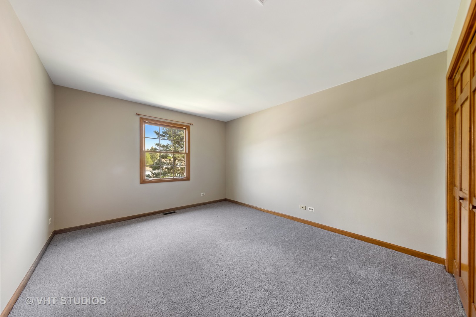S023 Quail Run Court Winfield, IL 60190 - Photo 17 of 25 an empty room with a window