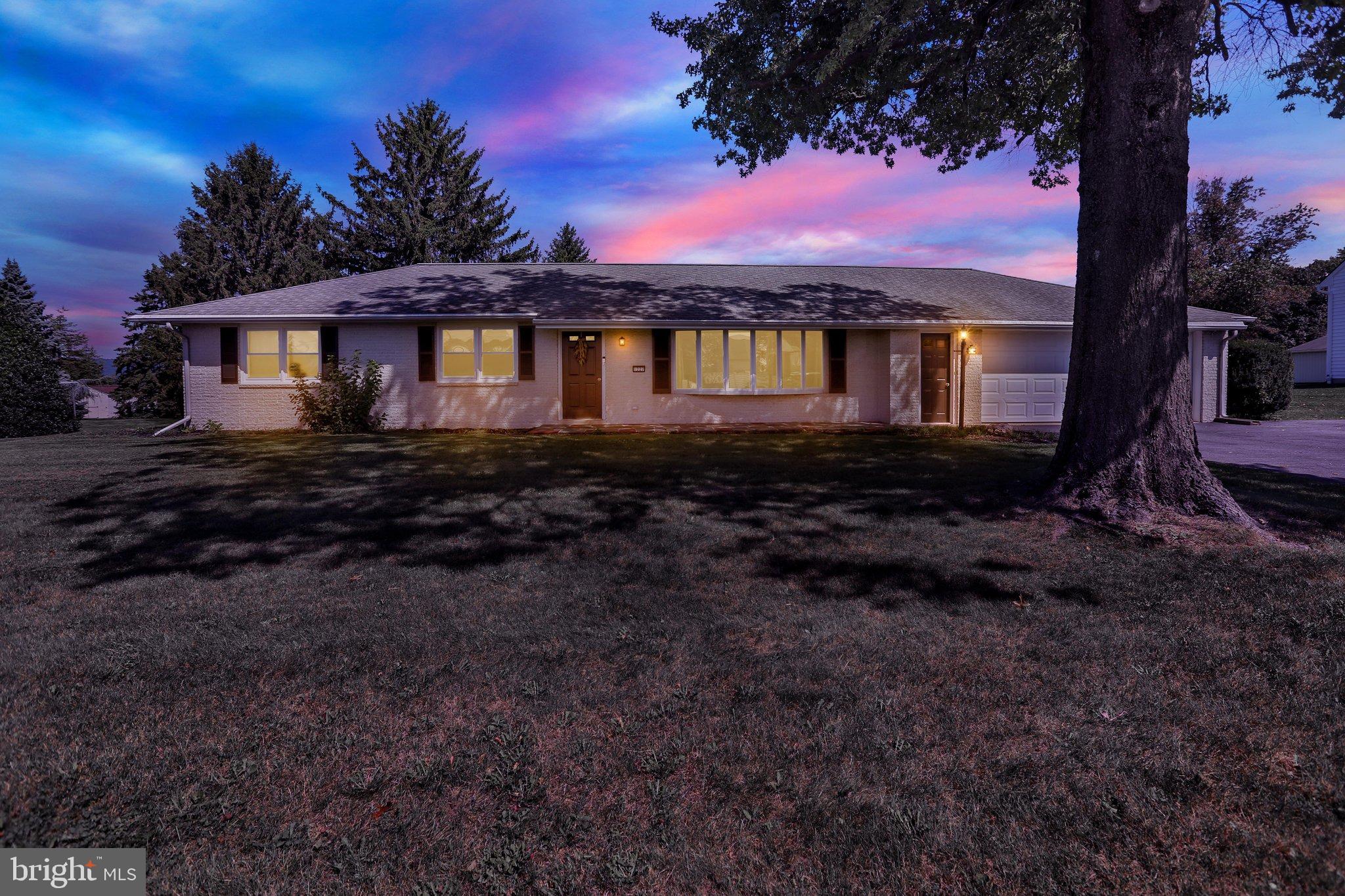 1227 Lebanon Road Manheim, PA 17545 - Photo 4 of 38 4U9A1205_TW