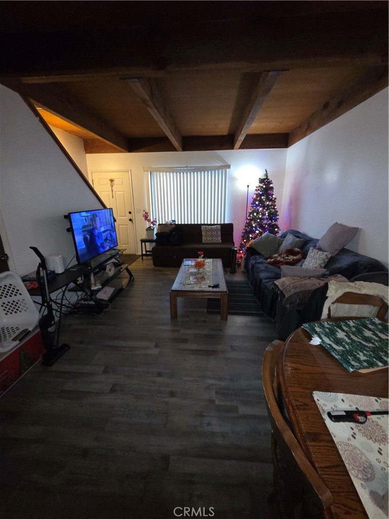 573 North Street Corning, CA 96021 - Photo 6 of 29 LIVING ROOM