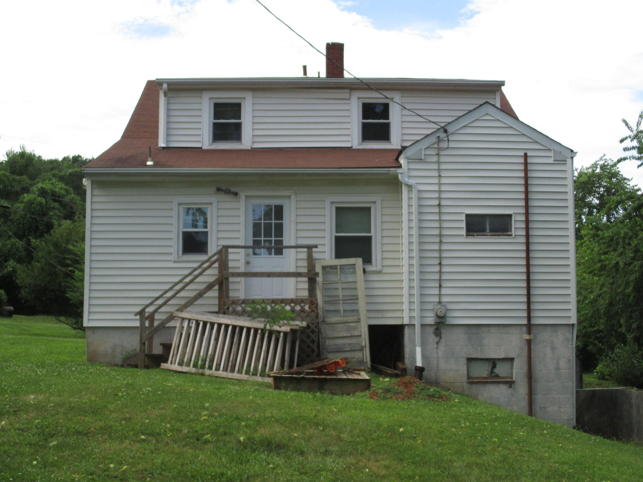 3211 Rutrough Road Southeast Roanoke, VA 24014 - Photo 13 of 19 Rear