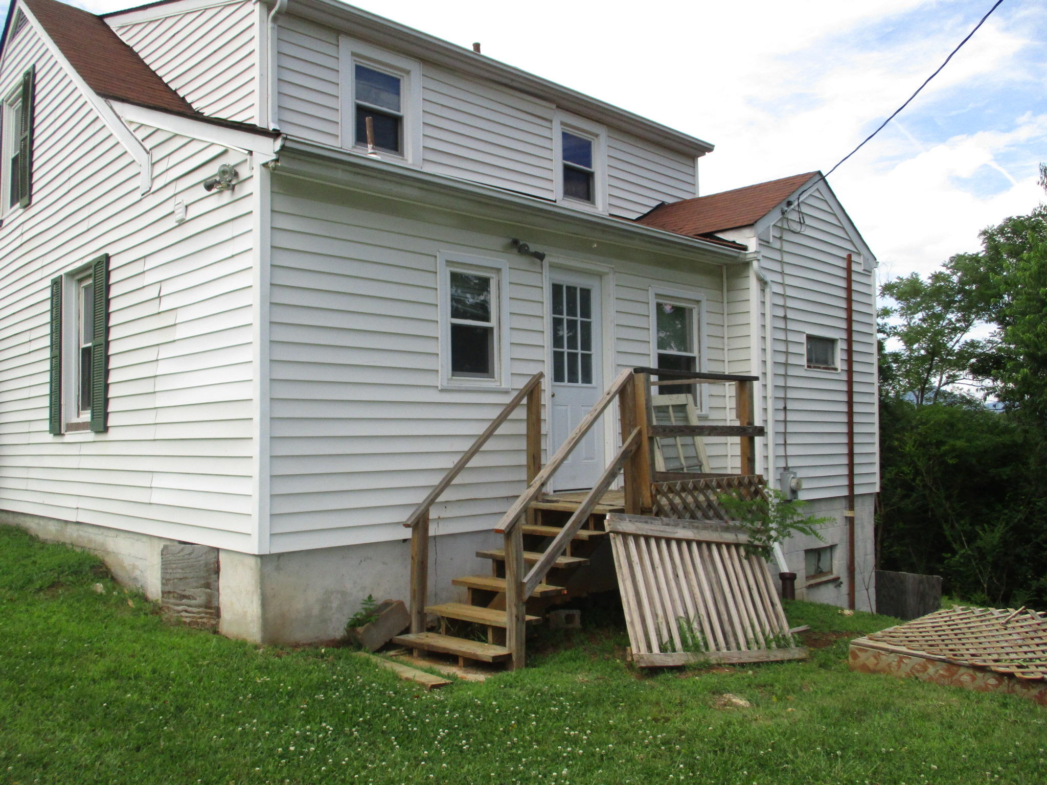 3211 Rutrough Road Southeast Roanoke, VA 24014 - Photo 15 of 19 Back Porch
