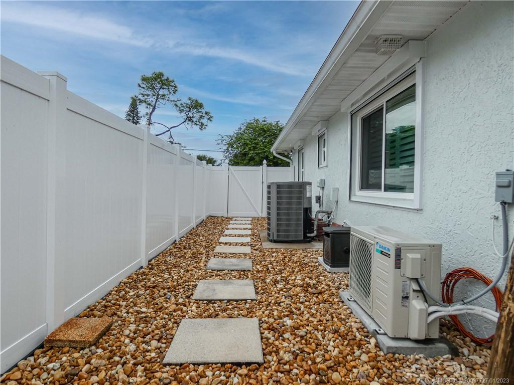 308 Southwest Ridge Lane Stuart, FL 34994 - Photo 36 of 43 a view of a entryway with furniture