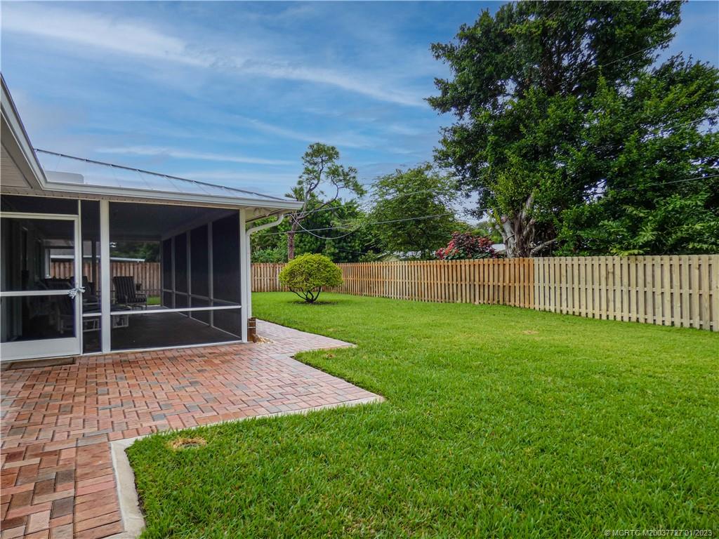 308 Southwest Ridge Lane Stuart, FL 34994 - Photo 39 of 43 a view of outdoor space and yard