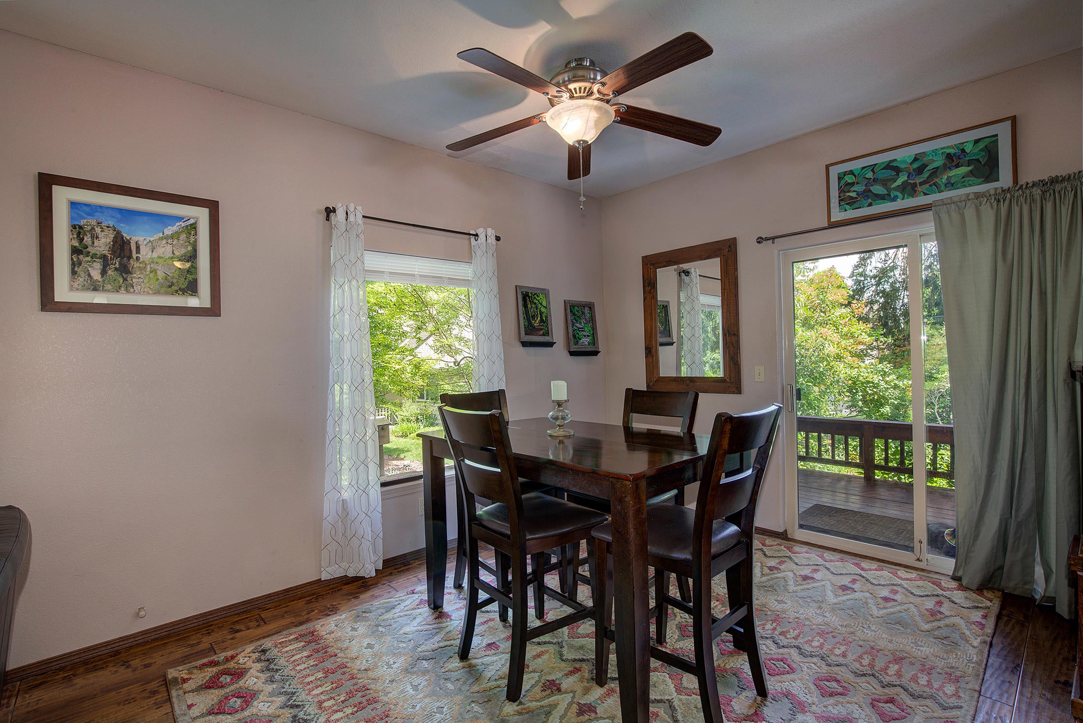 1703 Leonard Road Grants Pass, OR 97527 - Photo 8 of 34 Dining Area