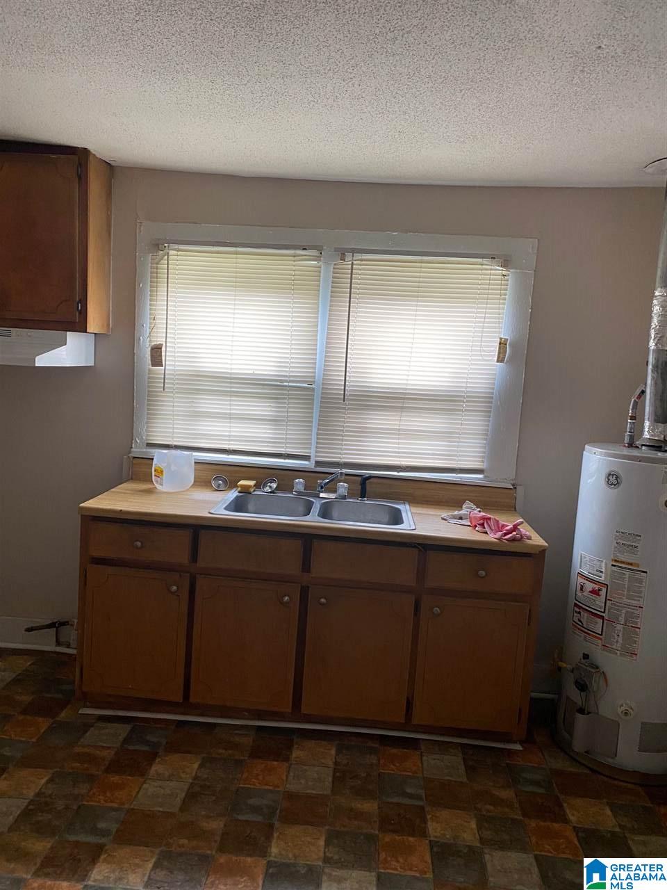 2436 Carlos Avenue Southwest Birmingham, AL 35211 - Photo 6 of 10