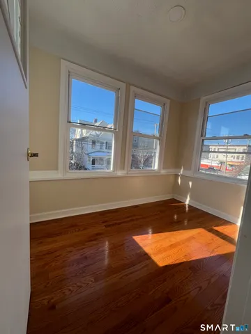 $1,900 | 352 Wilmot Avenue, Unit 2, Bridgeport, CT 06607