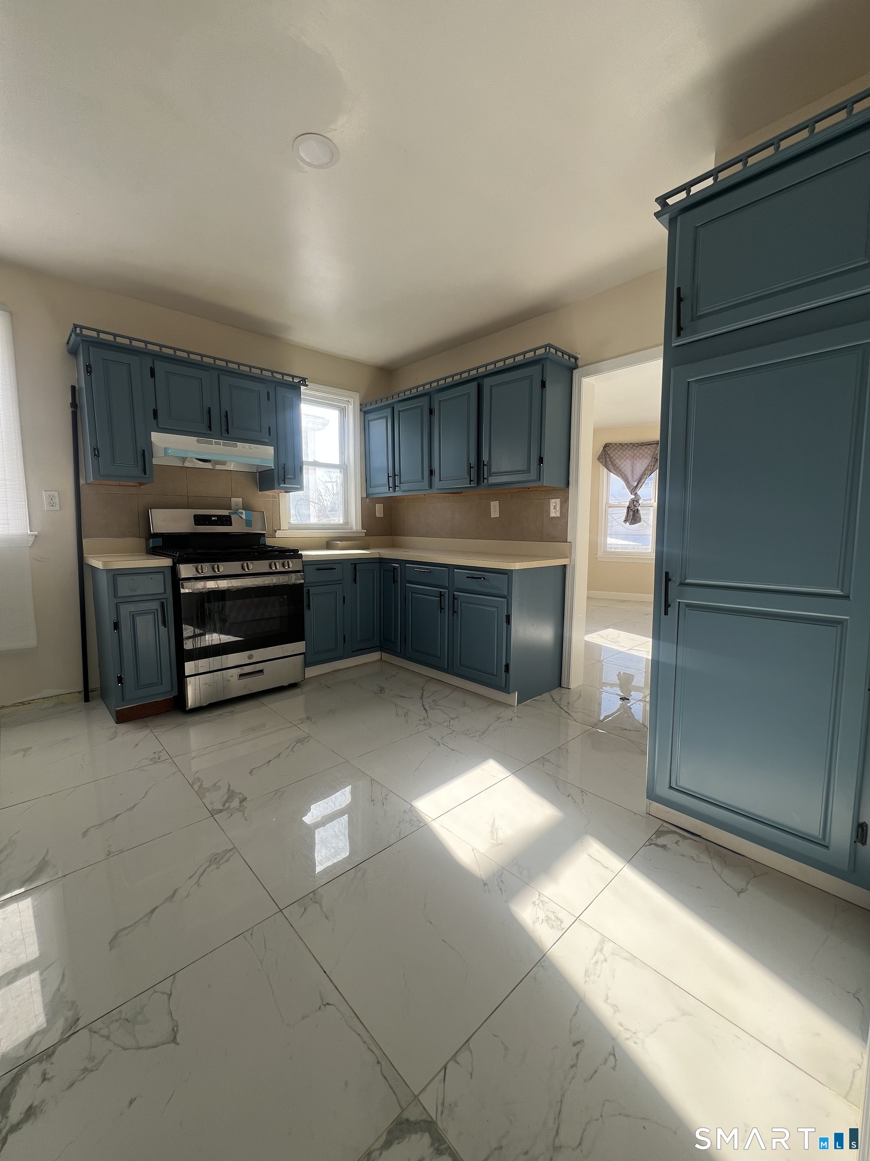 352 Wilmot Avenue, Unit 2 Bridgeport, CT 06607 - Photo 6 of 10