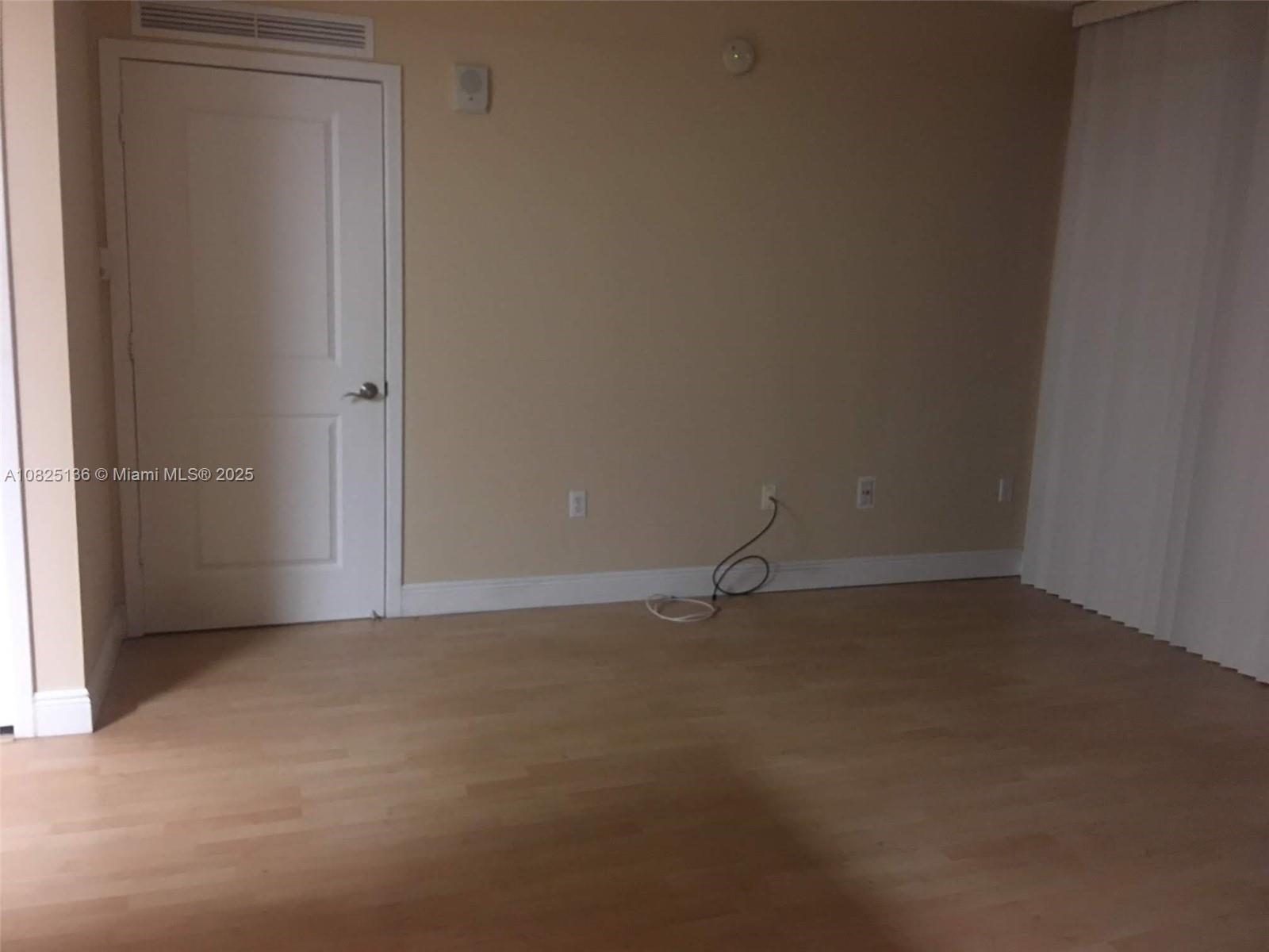 170 Southeast 14th Street, Unit 1407 Miami, FL 33131 - Photo 8 of 25 a view of an empty room