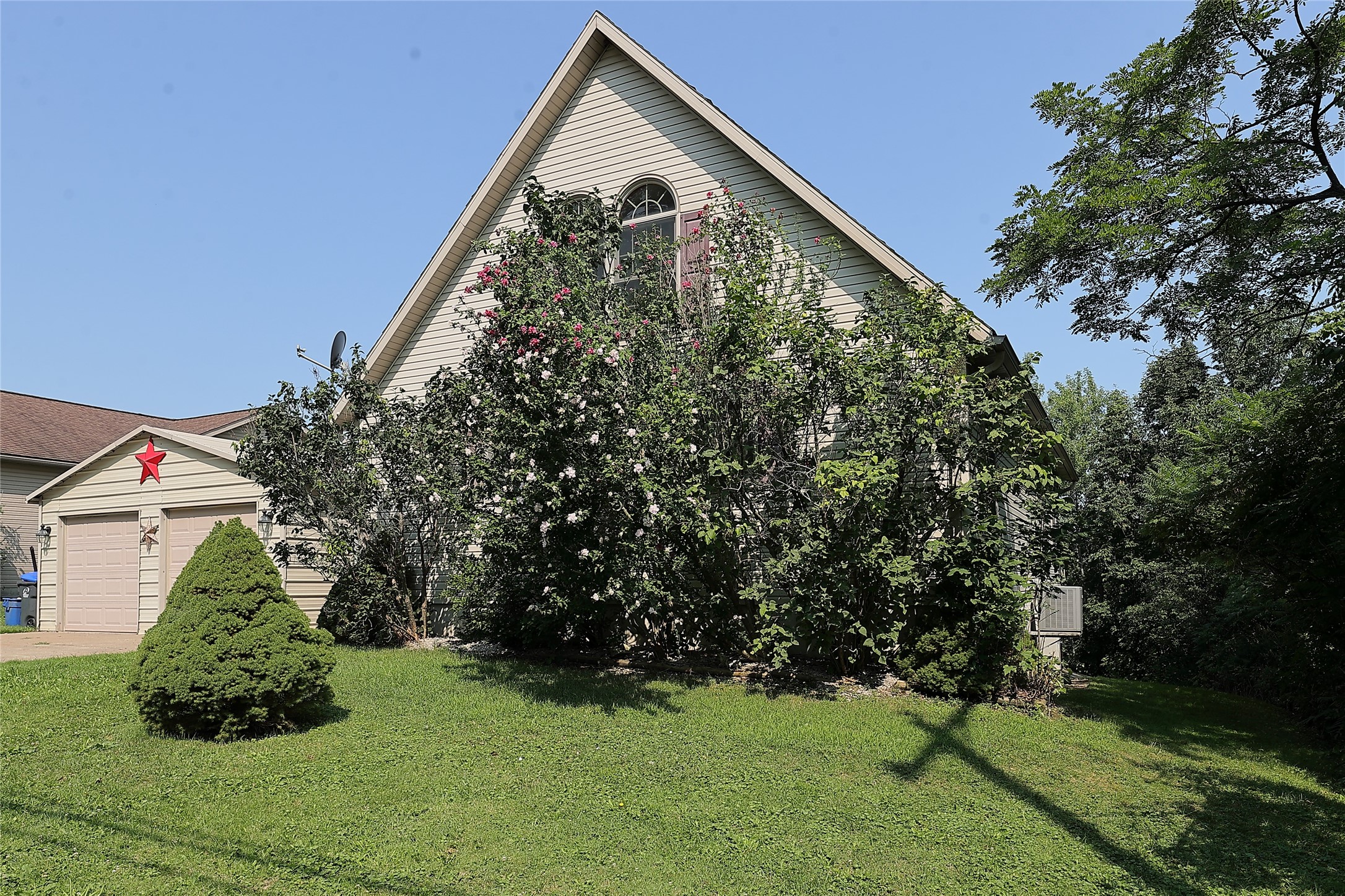 2436 Golf Club Road Erie, PA 16509 - Photo 2 of 28 Front of Home