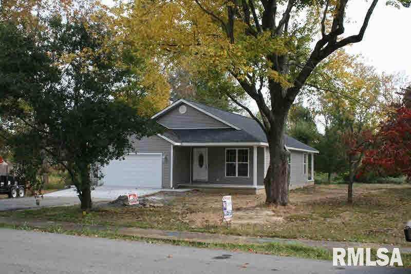 411 Charlotte Road Marion, IL 62959 - Photo 2 of 6 Gallery Image 2