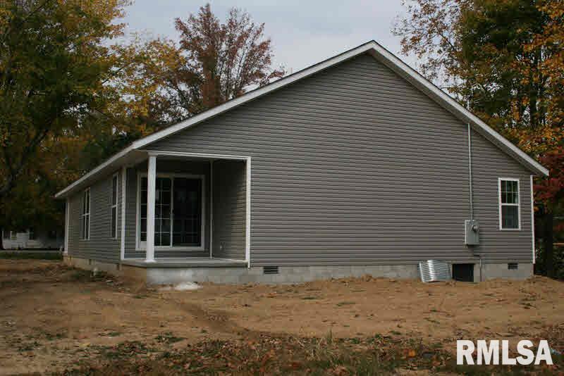 411 Charlotte Road Marion, IL 62959 - Photo 4 of 6 Gallery Image 4