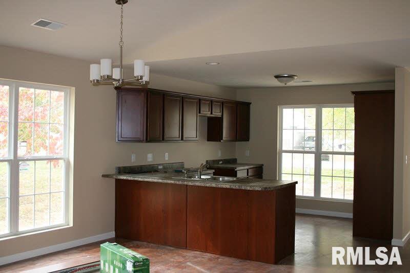 411 Charlotte Road Marion, IL 62959 - Photo 5 of 6 Gallery Image 5