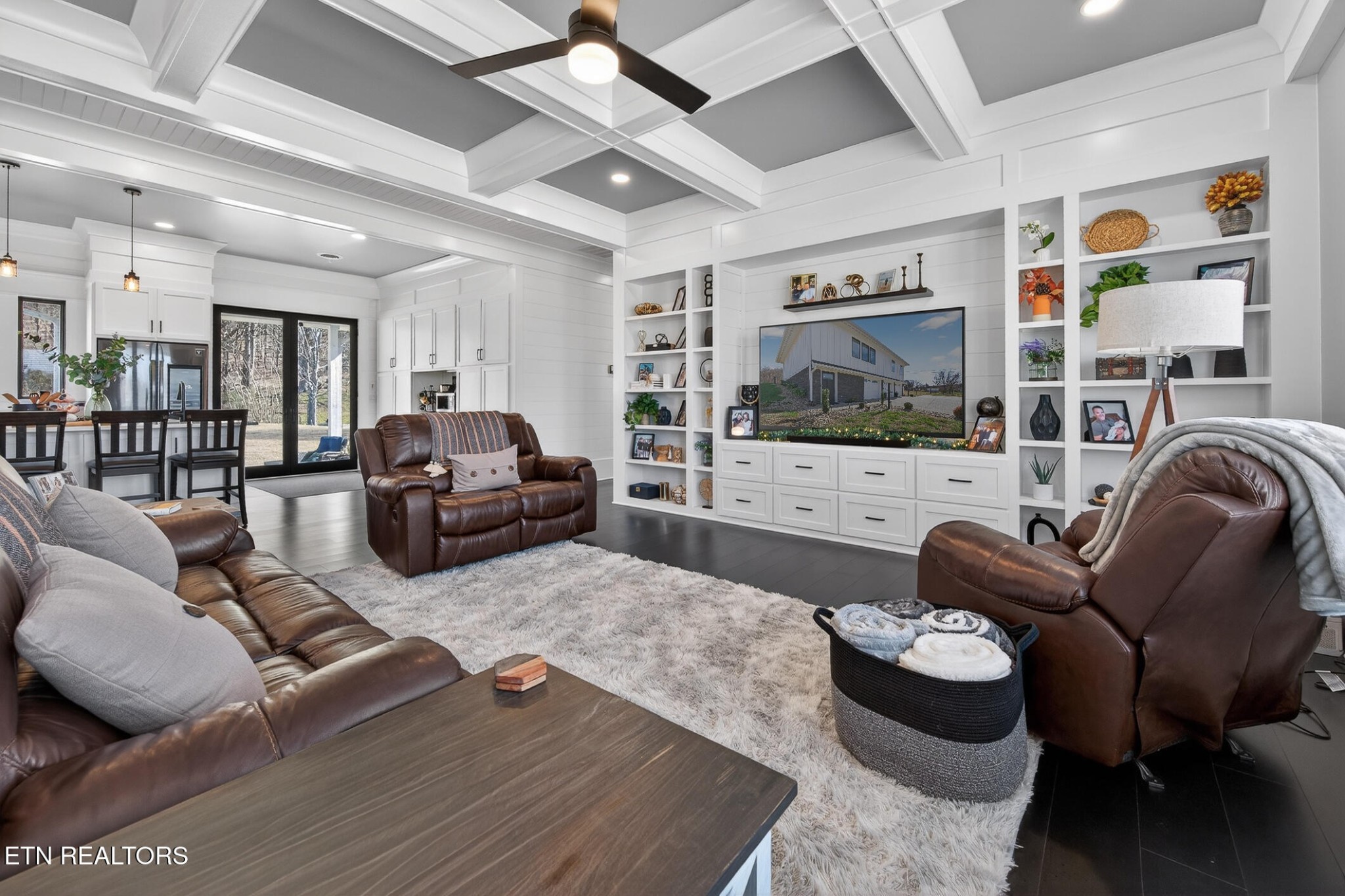 6161 Hiawatha Road Morristown, TN 37814 - Photo 22 of 48 a living room with furniture and a flat screen tv