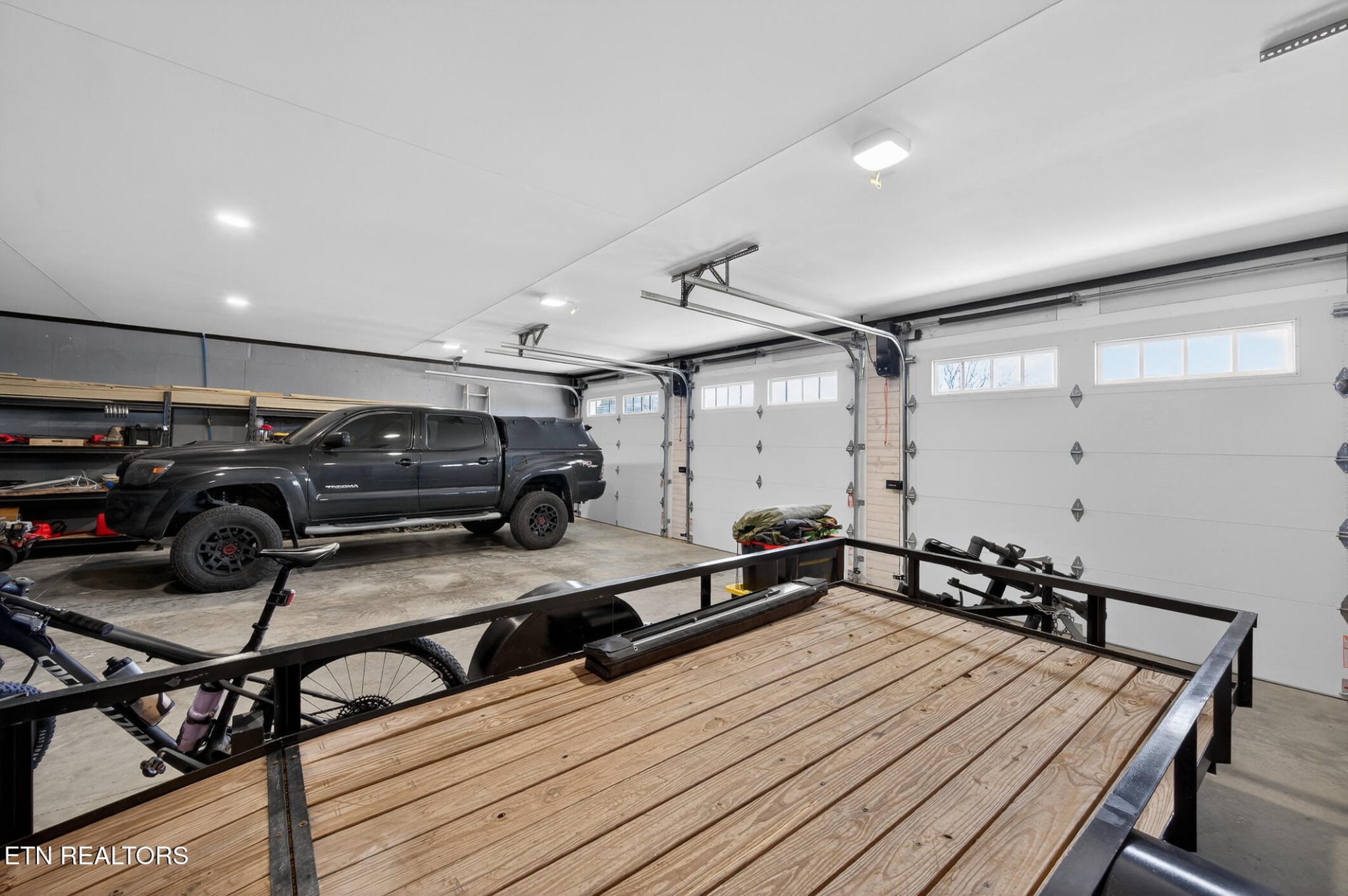 6161 Hiawatha Road Morristown, TN 37814 - Photo 7 of 48 a room with gym equipment and wooden floor