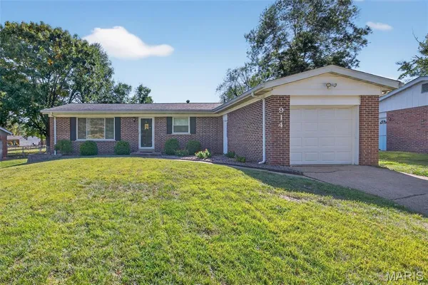 $268,000 | 914 Prince Charles Way, Ballwin, MO 63021