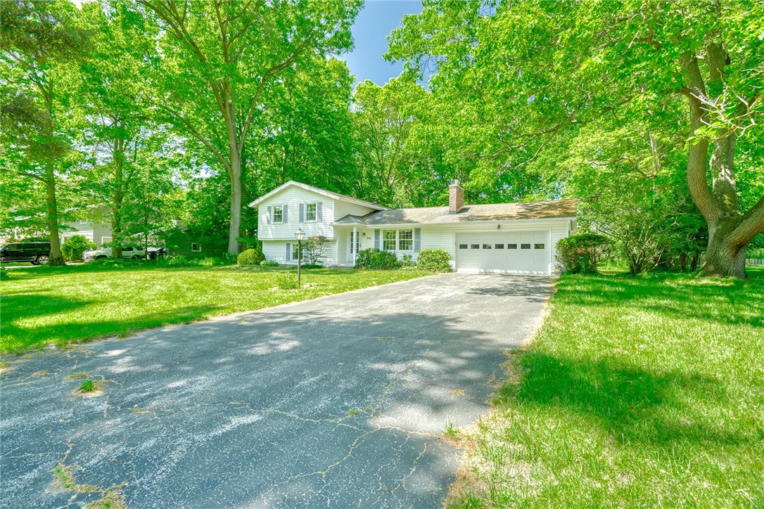 226 Dickinson Road Webster, NY 14580 - Photo 3 of 50