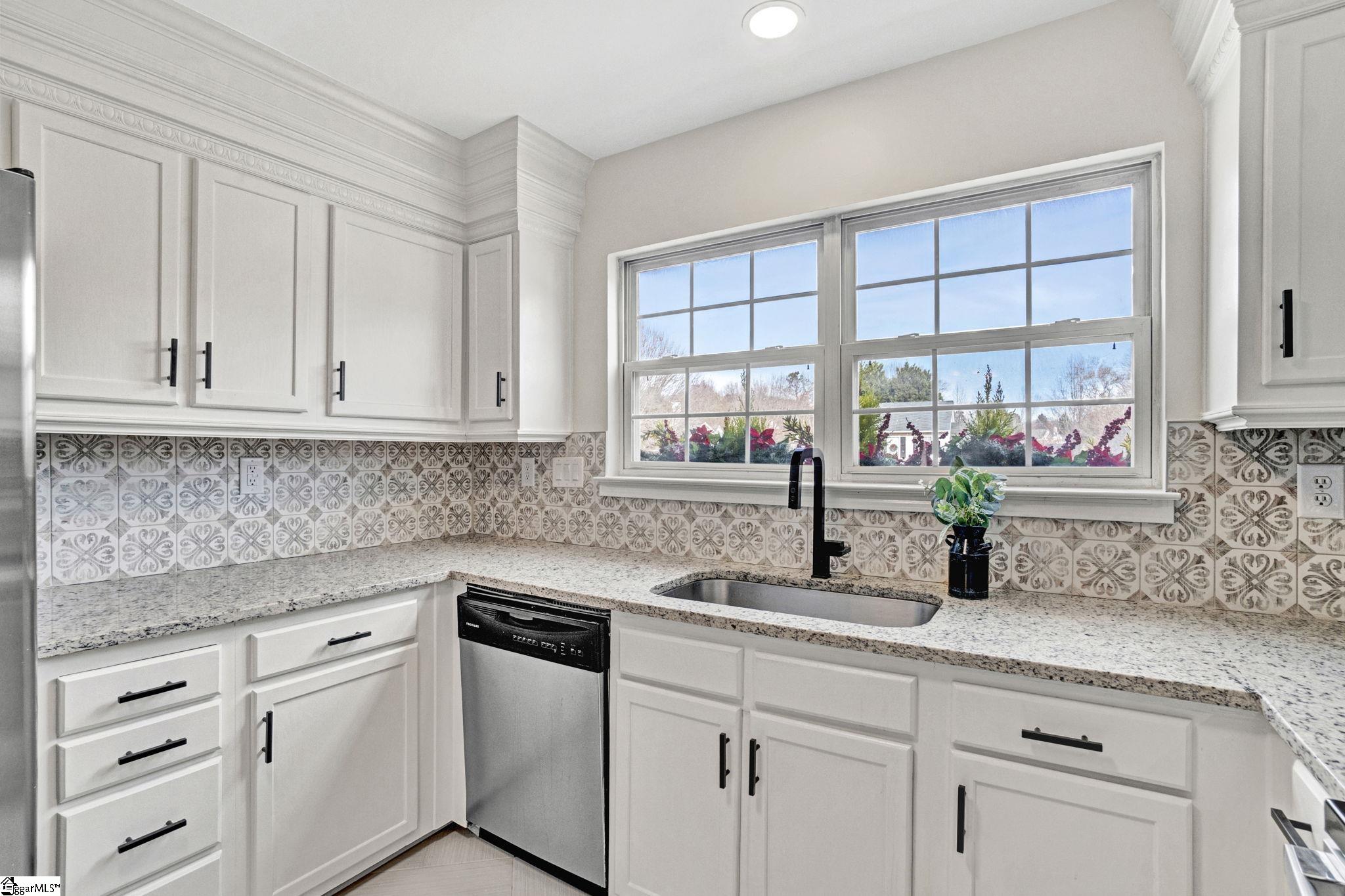 203 North Sandy Brook Way Simpsonville, SC 29680 - Photo 13 of 41