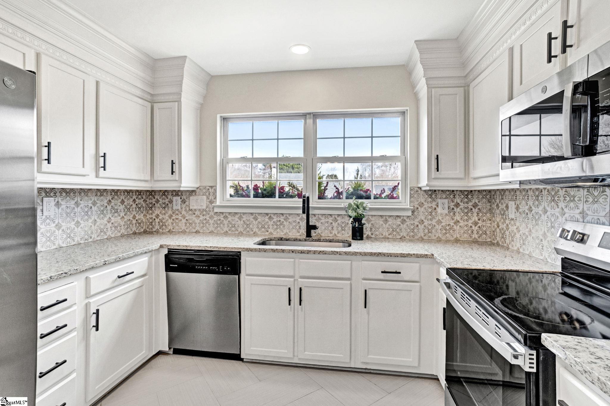 203 North Sandy Brook Way Simpsonville, SC 29680 - Photo 10 of 41