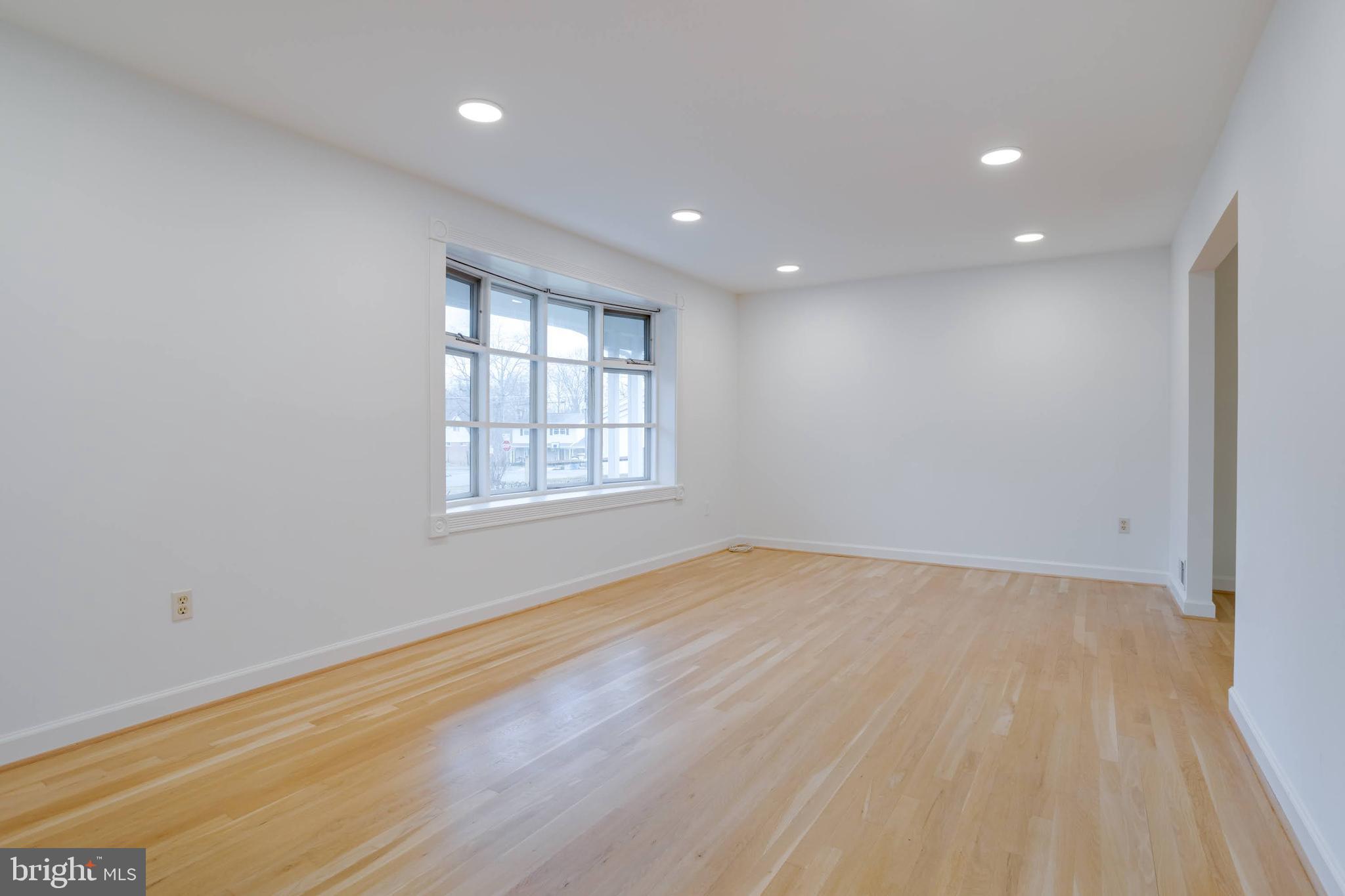 8122 Truro Court Springfield, VA 22152 - Photo 14 of 34