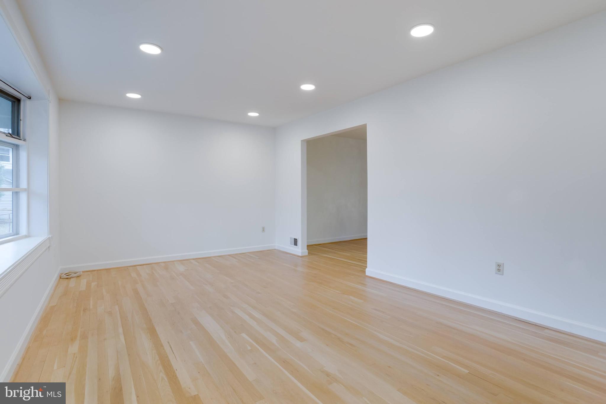 8122 Truro Court Springfield, VA 22152 - Photo 15 of 34