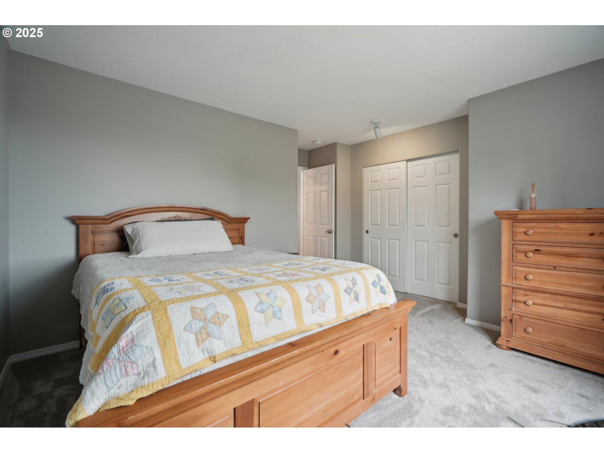 4709 Southeast Antelope Hills Gresham, OR 97080 - Photo 33 of 48 a bedroom with a bed and a dresser