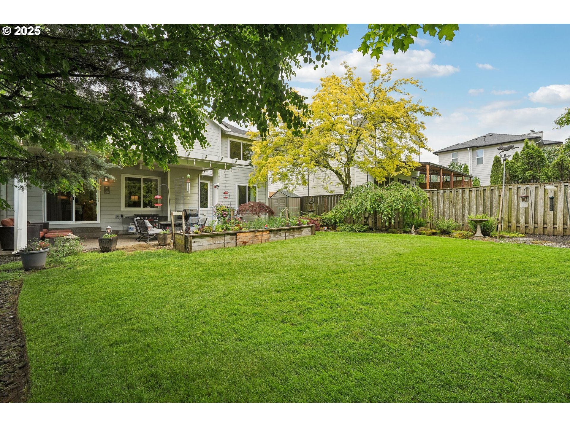4709 Southeast Antelope Hills Gresham, OR 97080 - Photo 45 of 48 a front view of a house with garden