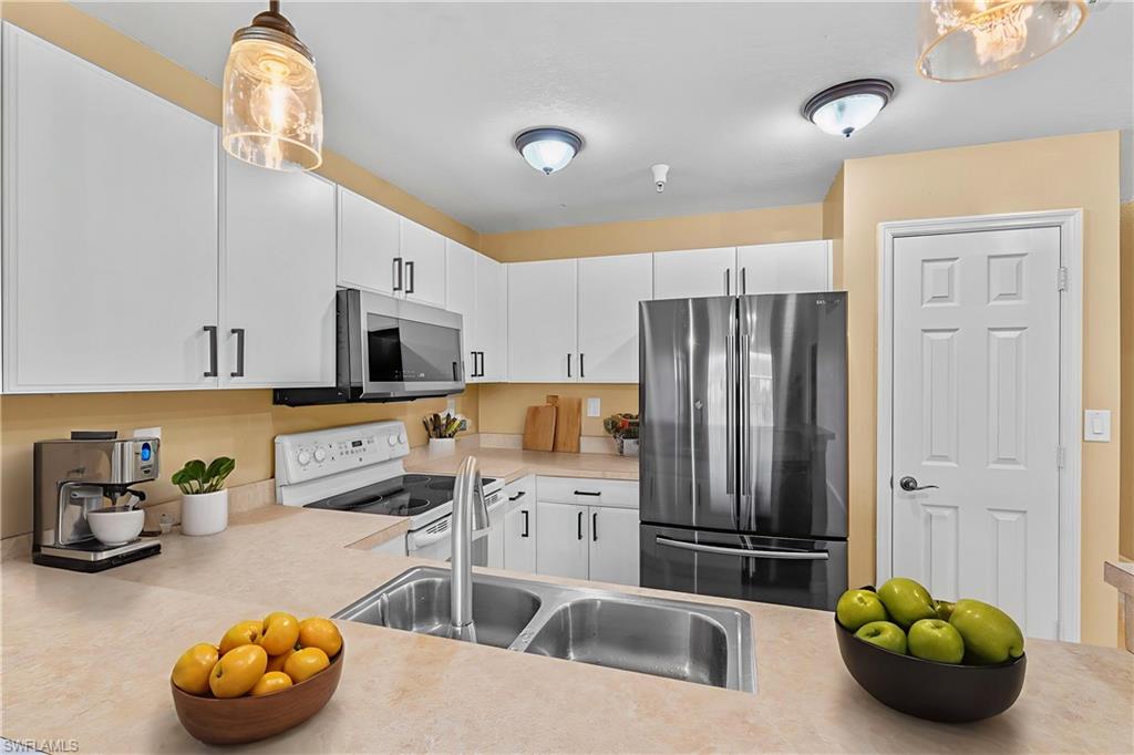 4530 Botanical Pl Circle, Unit 406 Naples, FL 34112 - Photo 4 of 25