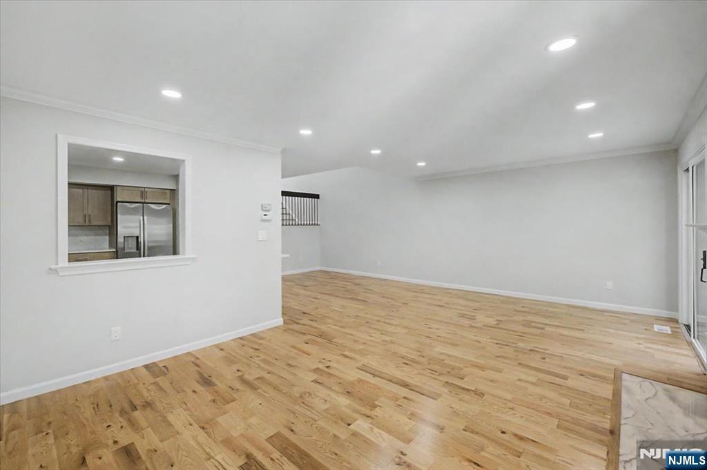 599 Apache Court Mahwah, NJ 07430 - Photo 4 of 25