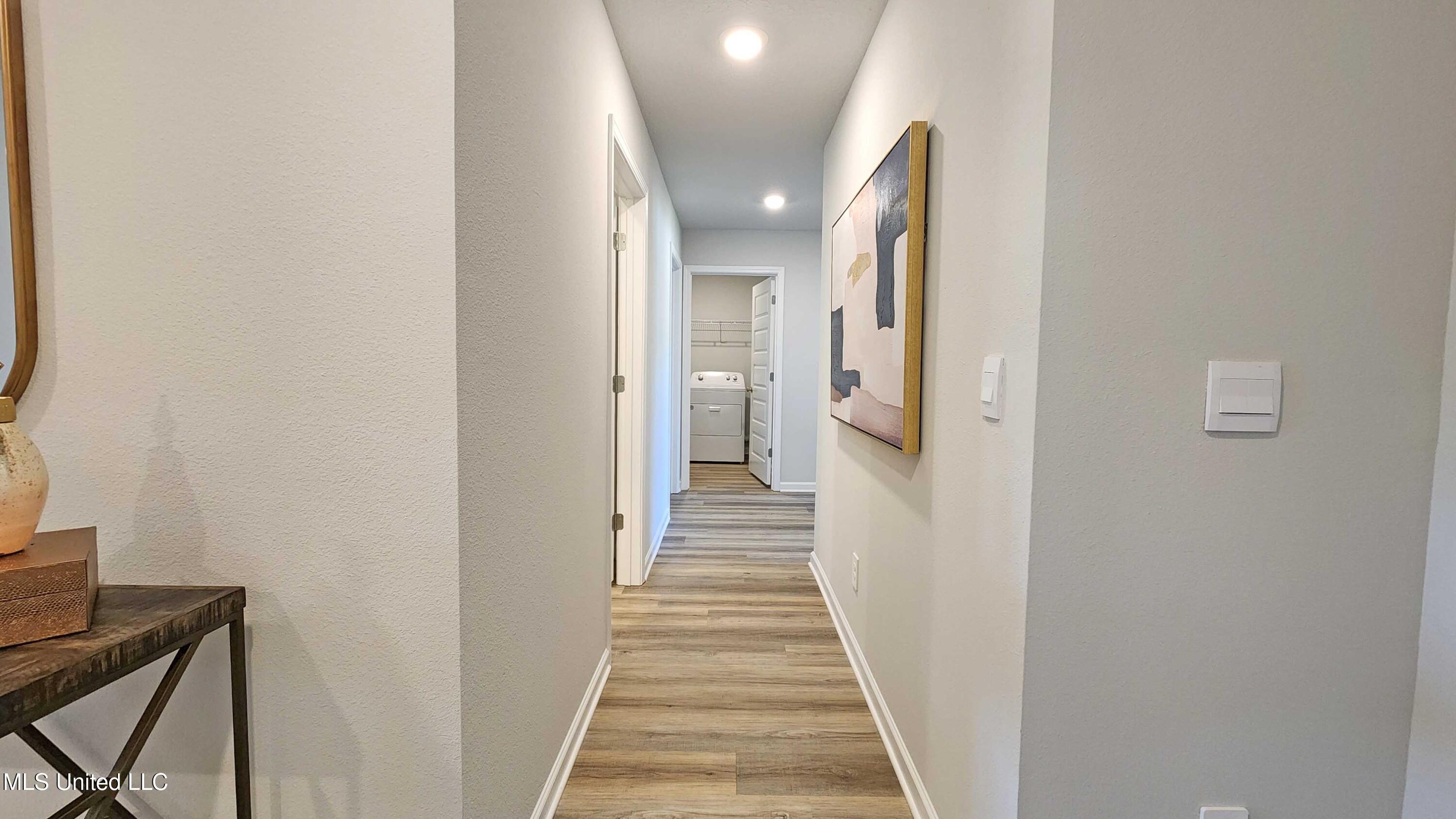 13409 Pond Ridge Way Gulfport, MS 39503 - Photo 26 of 34 Hallway