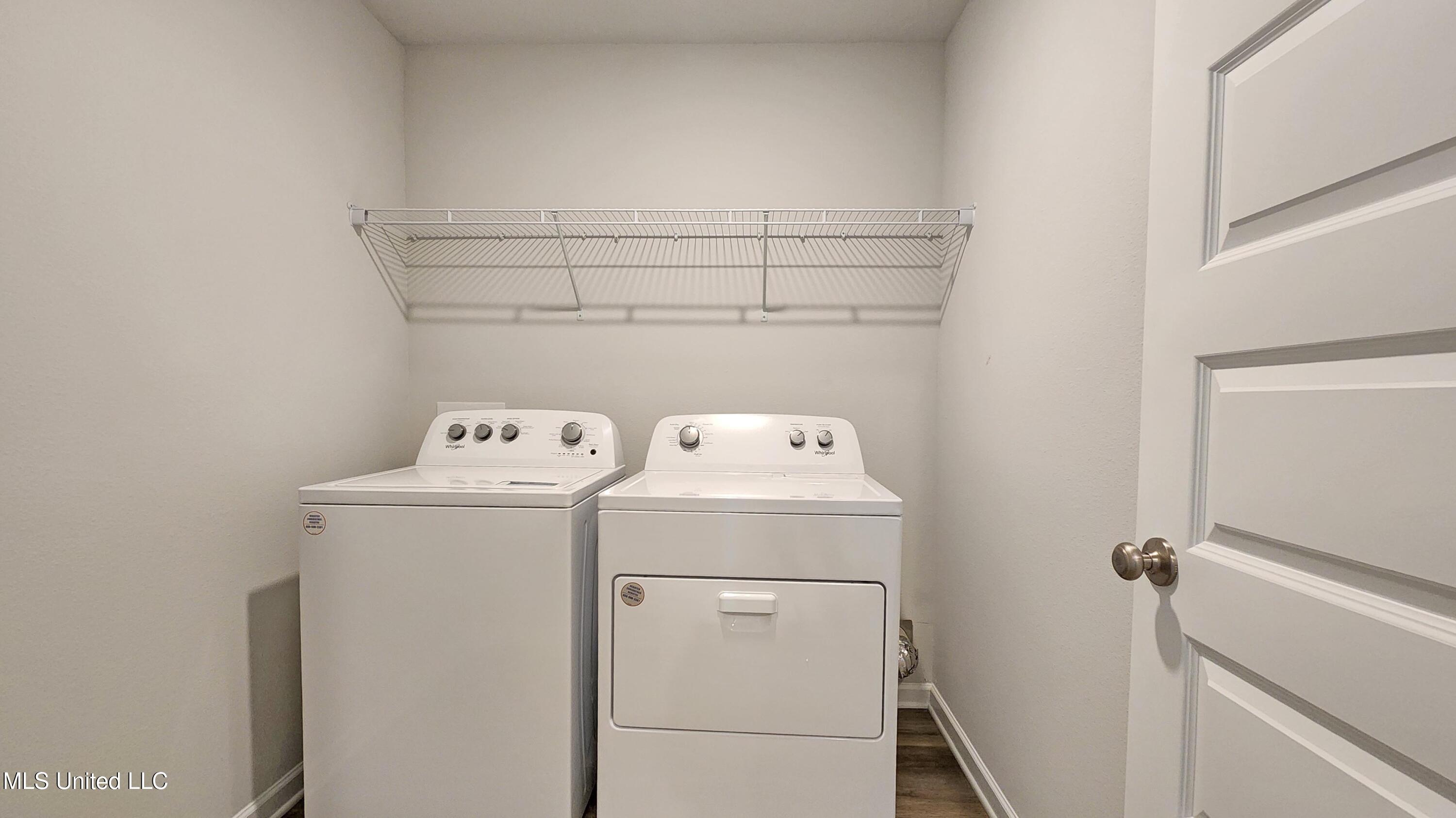 13409 Pond Ridge Way Gulfport, MS 39503 - Photo 4 of 34 Laundry