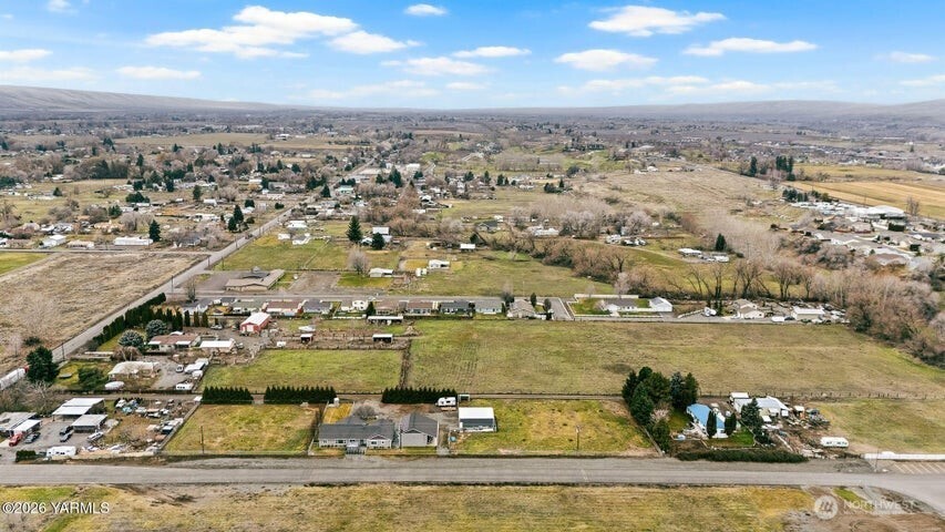 7703 Ahtanum Road Yakima, WA 98903 - Photo 9 of 14