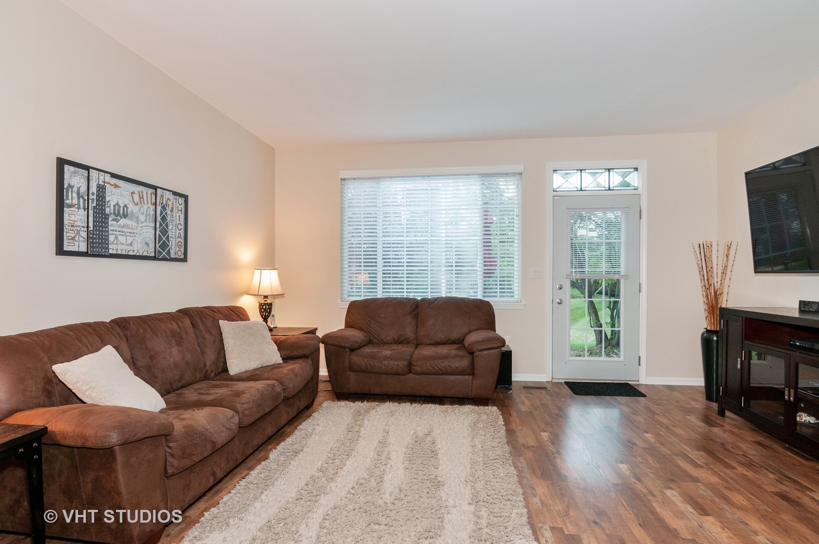 136 Lake Ridge Drive Glendale Heights, IL 60139 - Photo 4 of 21
