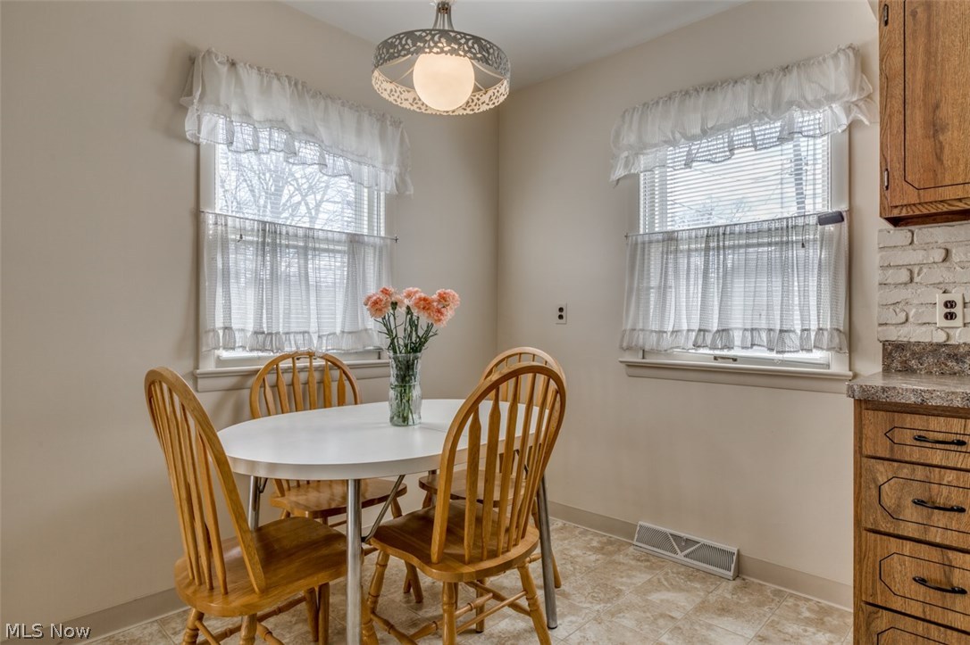 29018 Barjode Road Willowick, OH 44095 - Photo 5 of 24 Gallery Image 5