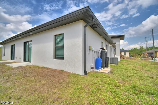 $470,000 | 713-715 West 12th Street, Lehigh Acres, FL 33972