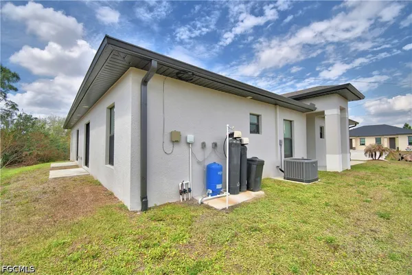 $470,000 | 713-715 West 12th Street, Lehigh Acres, FL 33972