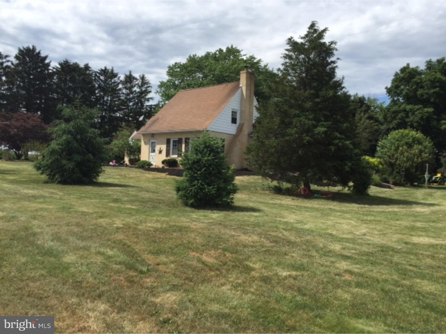 43 Parkside Inn Road Bernville, PA 19506 - Photo 3 of 17 Exterior Side