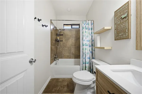 $2,400 | 2506 Date Palm Drive, Corpus Christi, TX 78418