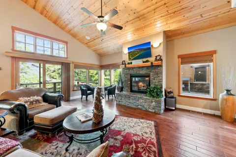 $1,475,000 | 11711 Hope Court, Unit B, Truckee, CA 96161