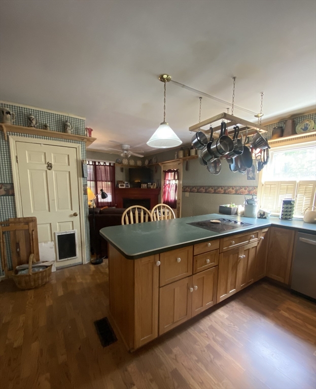 21 Birch Street Clinton, MA 01510 - Photo 5 of 40 Gallery Image 5