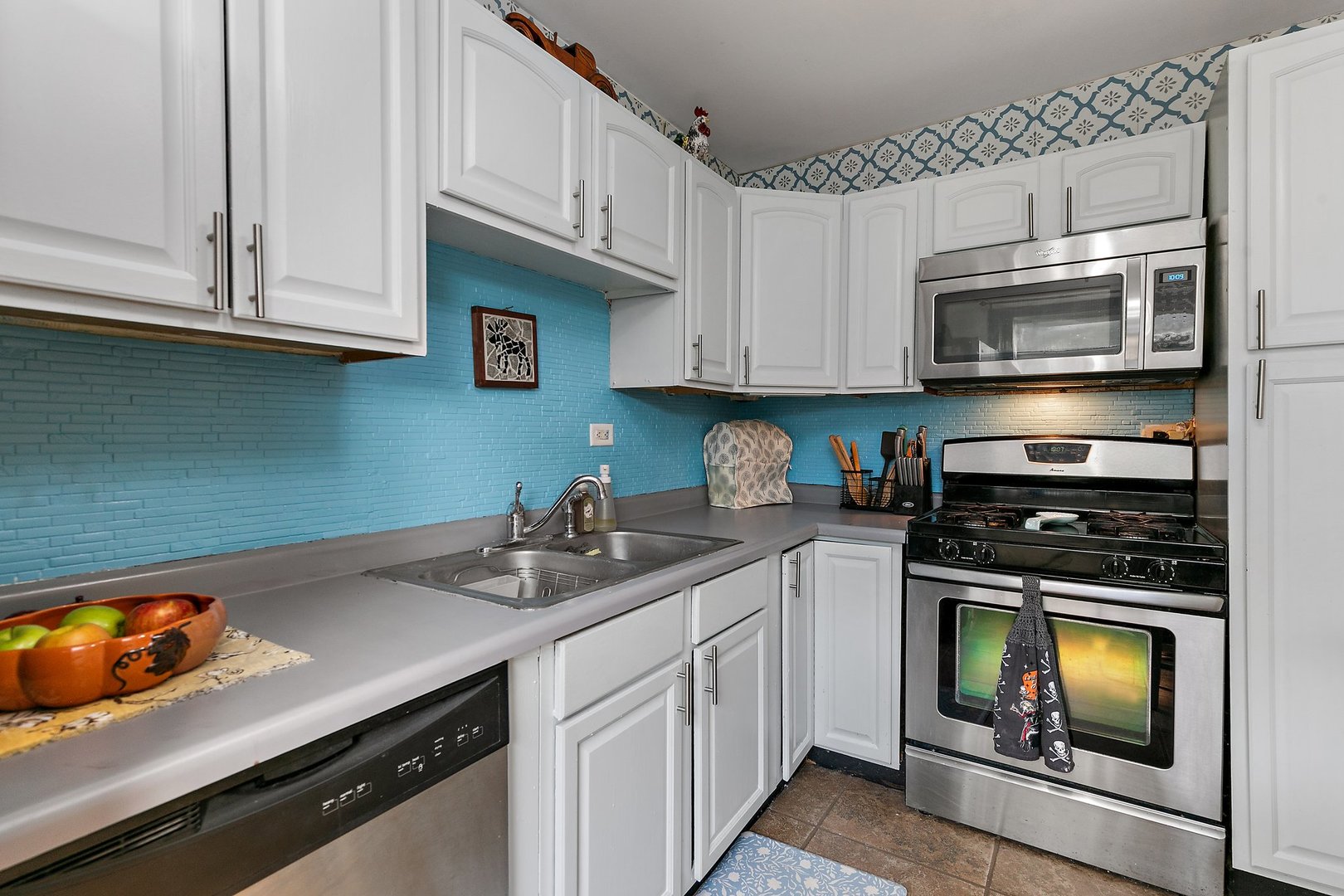 6728 Valley View Road Hanover Park, IL 60133 - Photo 8 of 20 Gallery Image 8