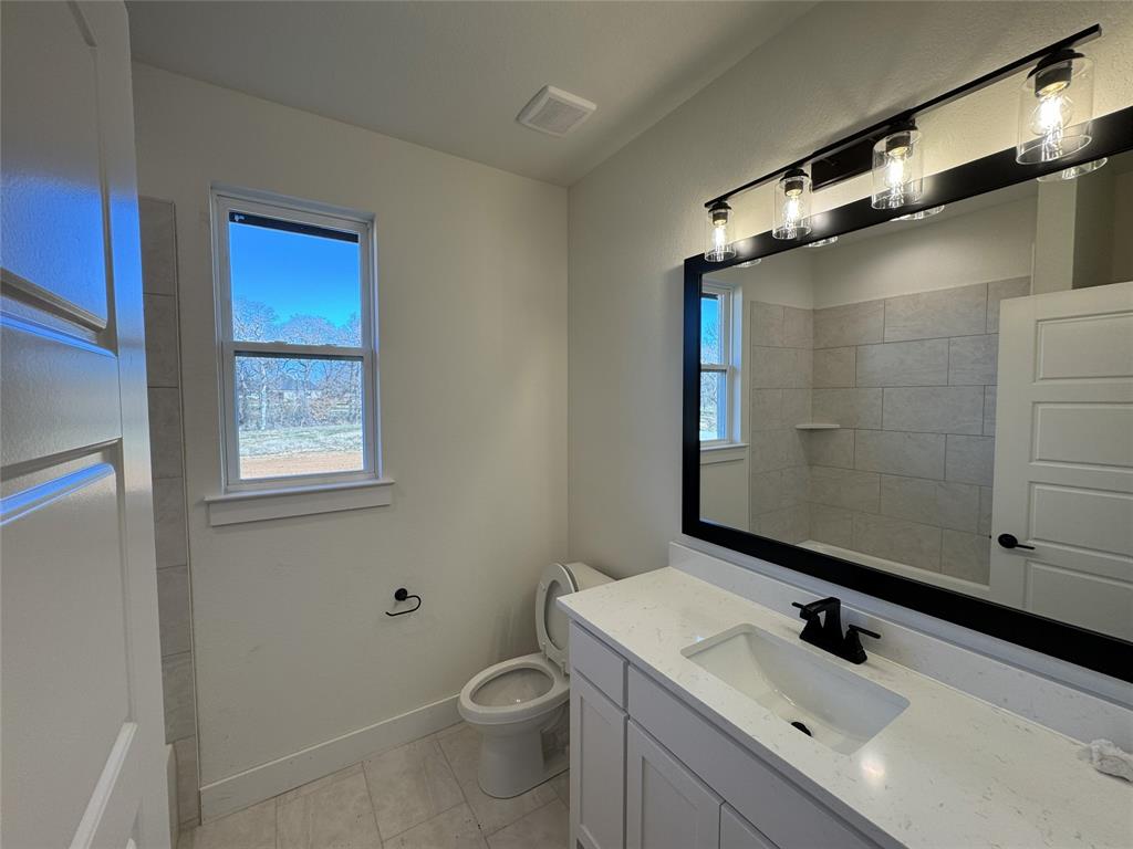 2004 Camden Drive Springtown, TX 76082 - Photo 5 of 13