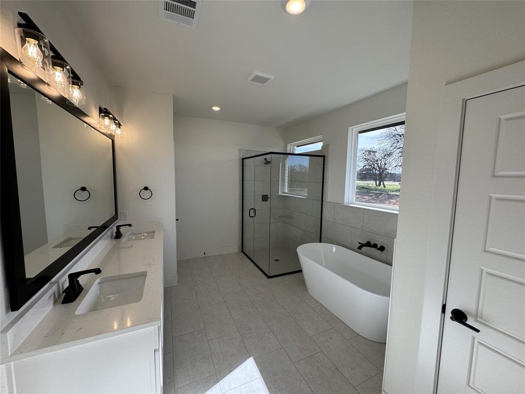 2004 Camden Drive Springtown, TX 76082 - Photo 10 of 13