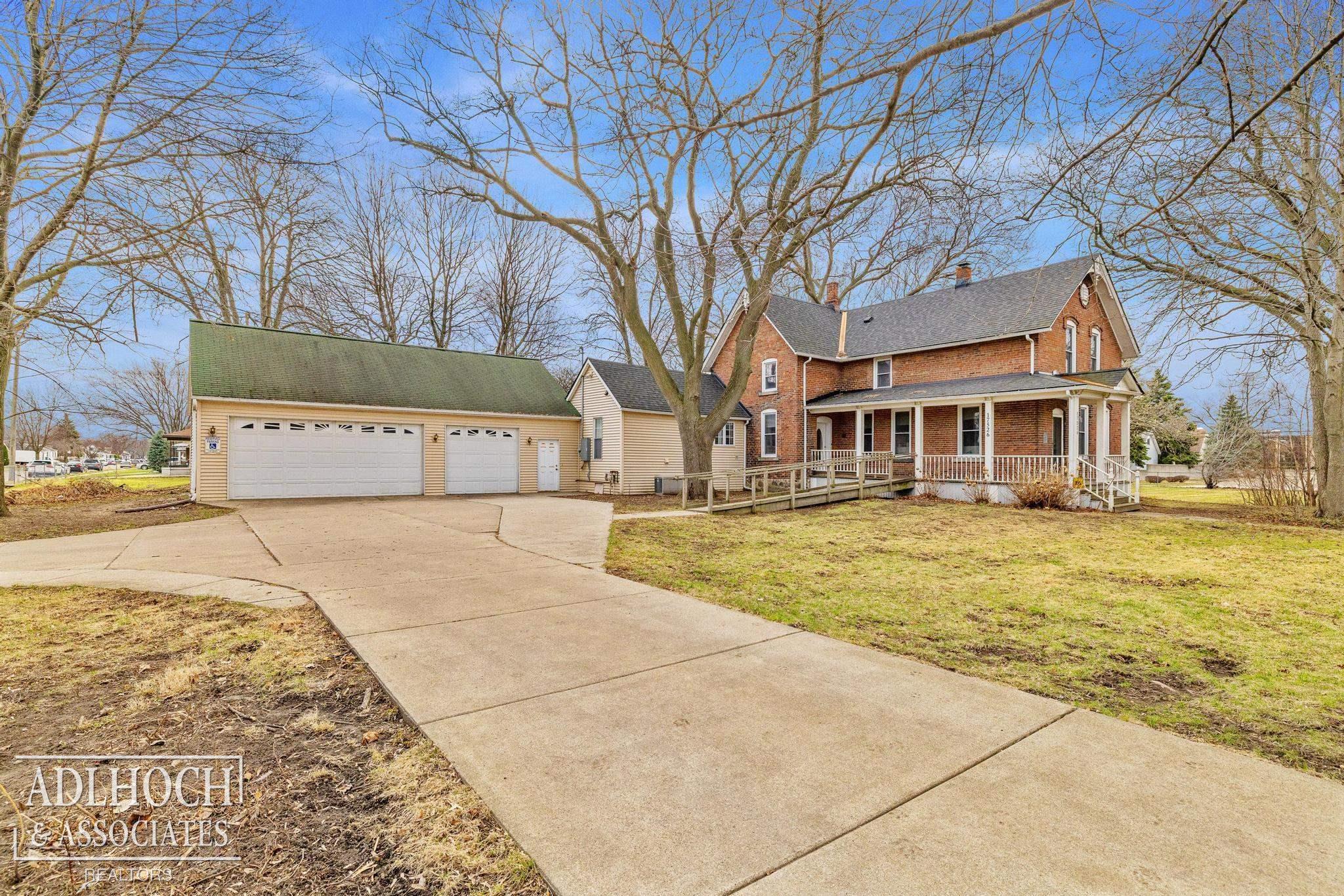 17526 East 10 Mile Road Eastpointe, MI 48021 - Photo 1 of 28 Gallery Image 1