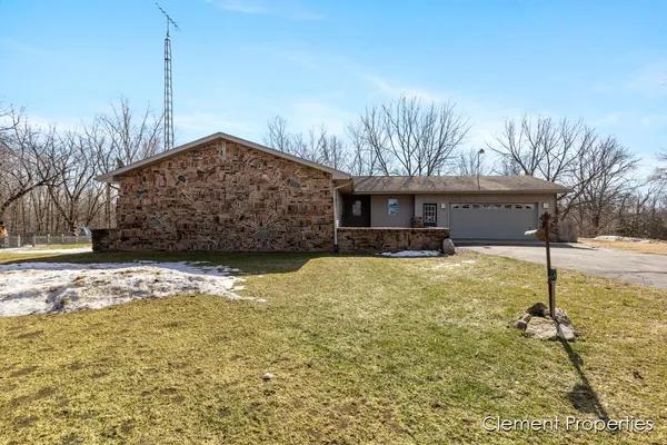 $415,000 | 13544 Kenowa Avenue, Kent City, MI 49330
