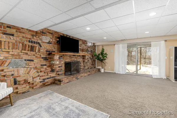 $415,000 | 13544 Kenowa Avenue, Kent City, MI 49330