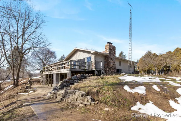$415,000 | 13544 Kenowa Avenue, Kent City, MI 49330